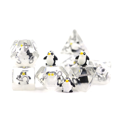 ISO9001 Polyhedral Resin RPG Dadu Menuangkan Tangan Untuk Dunia Savage