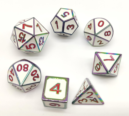 Set Dadu RPG Logam Putih ISO9001 Diukir Tangan Untuk Palu Dan Yahtzee