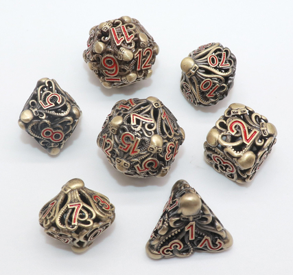 Menuangkan Dadu Polyhedral Mini Bertepi Tajam Portabel Praktis dengan Tangan