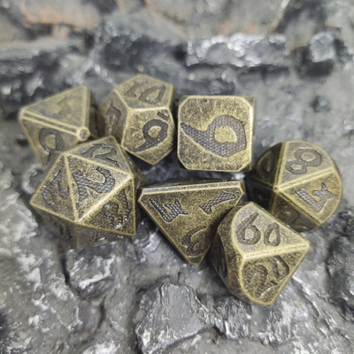 Meja Poker Logam Dadu Polyhedral Unik Buatan Tangan Aurichalceous Polyhedral Tidak Beracun