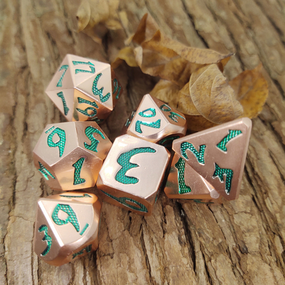 Hijau Logam Tembaga Dadu Polyhedral Praktis Vintage Dadu Bagus Set Untuk DND permainan Tepi Tajam Rapi