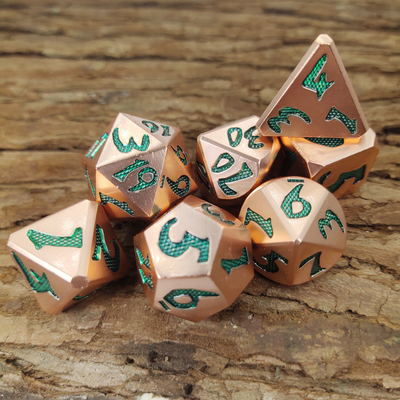 Hijau Logam Tembaga Dadu Polyhedral Praktis Vintage Dadu Bagus Set Untuk DND permainan Tepi Tajam Rapi