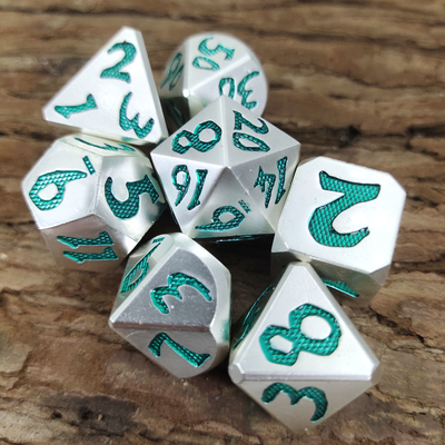 Tajam Dadu Dadu Set Logam Untuk Dungeon Dan Naga Menuangkan Tangan Polyhedral