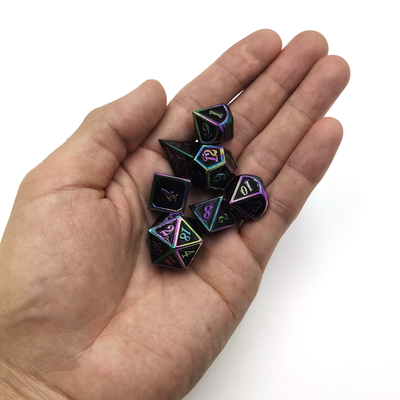 Set Dadu Polihedral Resin Ukiran Tangan Permukaan Kuningan Metalik