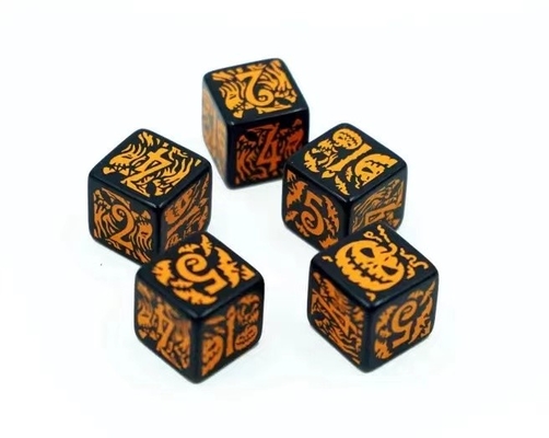 Permainan RPG Bergaya Set dadu 20mm Latar Belakang Hitam Pola warna
