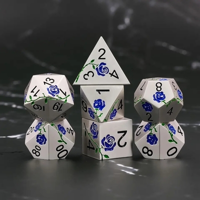 Mengukir HD Dice Merah Rose Electroplated Silver Metal Dice Untuk Game RPG