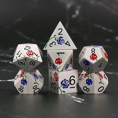 Mengukir HD Dice Merah Rose Electroplated Silver Metal Dice Untuk Game RPG