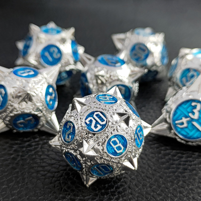 Ketahanan Polyhedron Metal RPG Dice Set Naga Dan Dungeon 16mm Sparkle