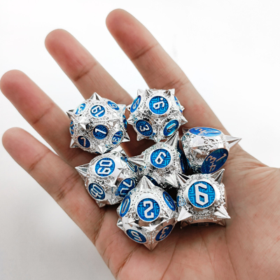 Ketahanan Polyhedron Metal RPG Dice Set Naga Dan Dungeon 16mm Sparkle