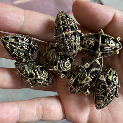 Kreatif Rugby Tema Metal Hollow RPG Dice Set Naga Dan Dungeon DND