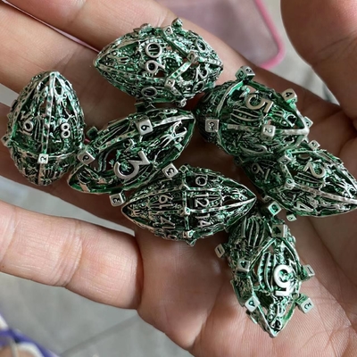 Kreatif Rugby Tema Metal Hollow RPG Dice Set Naga Dan Dungeon DND