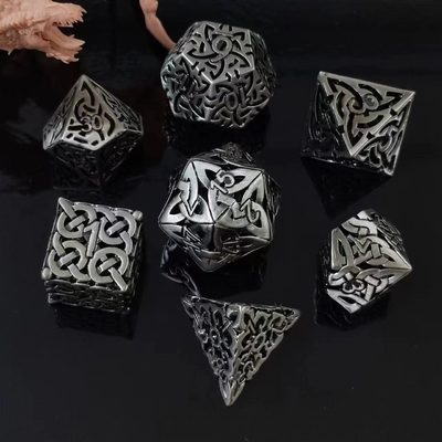Perpaduan Hollow DND RPG Metal Dice Dragon dan Underground City Board Game