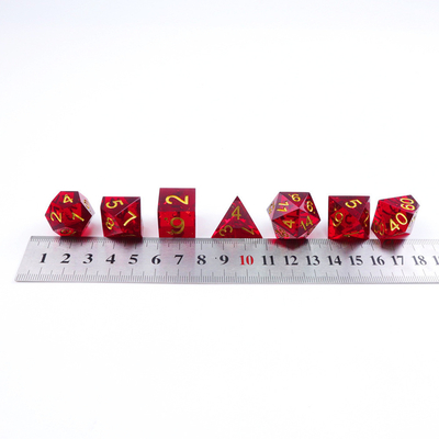 Set dadu resin alami buah delima merah permainan desktop domain sihir favorit petualangan dnd dadu