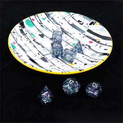 Biru-abu berkilau cair resin alami multi-wajah dadu suite naga dan dungeon dnd dadu