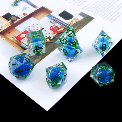 Set dadu permainan desktop resin alami cair biru transparan dnd dadu