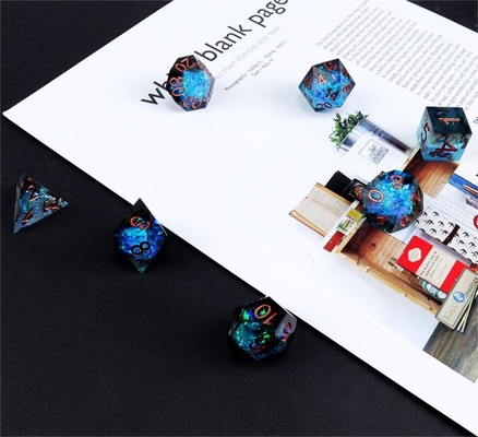 Biru ditambah bijih hitam karakter resin memainkan multi -noodle dadu set dnd dadu