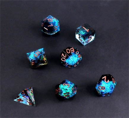 Biru ditambah bijih hitam karakter resin memainkan multi -noodle dadu set dnd dadu