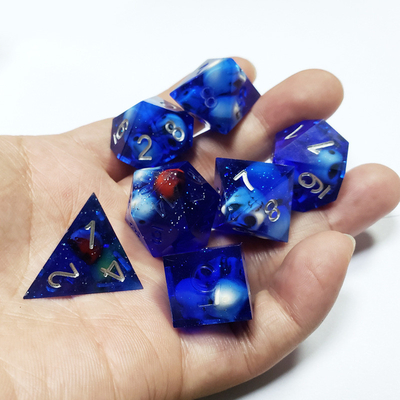 Blue Crystal Skull Resin Boarding Dice Set Naga dan Dungeon