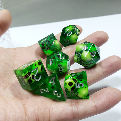 Green Crystal Skull Resin Boarding Dice Set Naga dan Dungeon
