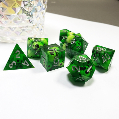 Green Crystal Skull Resin Boarding Dice Set Naga dan Dungeon