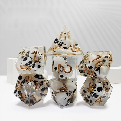 Warna transparan Crystal Skull Resin Boarding Dice Set Naga dan Dungeon