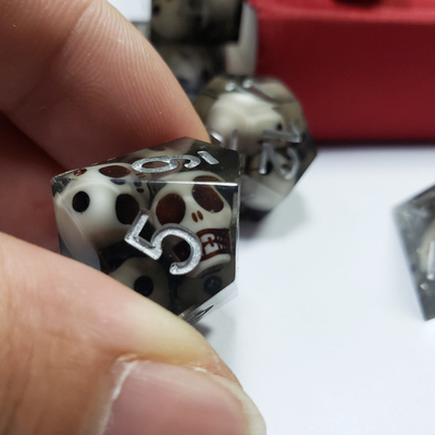 Black Crystal Skull Resin Boarding Dice Set dan dadu