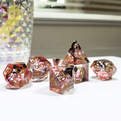 Merah &amp; hitam Foil campuran kristal asap Resin Boarding Dice Set dnd dadu
