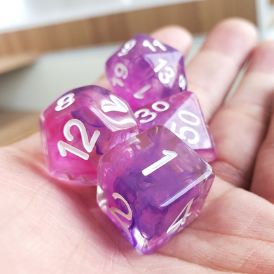 Berwarna merah muda ungu langit berbintang Resin Boarding Dice Set dnd dadu