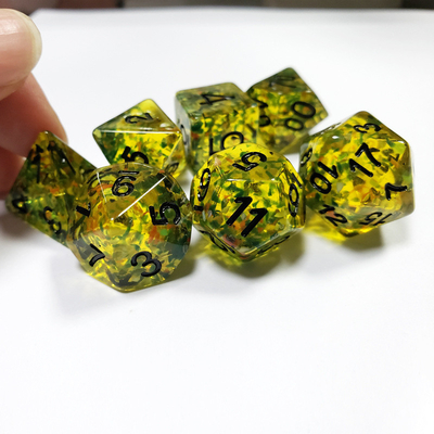 Kuning flash Resin Boarding Dice Set dan dadu