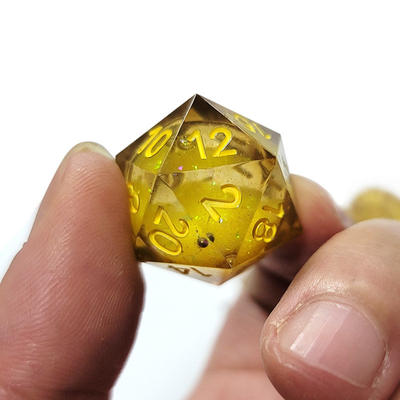 Yellow Flow Sand Resin Polyhedral Dice Kerajinan 7PCS