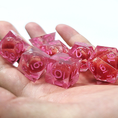 Beredar Sand Rouge Merah Kristal Resin Polyhedral Dice Untuk kegiatan keberuntungan