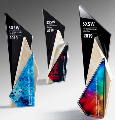 Multicolor Crystal Resin Trophy Jelas dan tahan aus