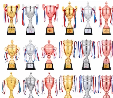 Customized Metal Trophy Cup 32cm Tinggi tahan air mata