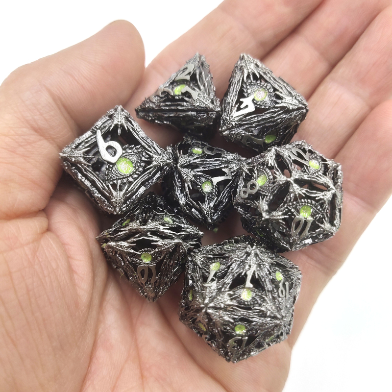 Polyhedral Dice Edge Resin Gemstone Tembus Tangan Diukir Tahan Lama Untuk Dunia Savage