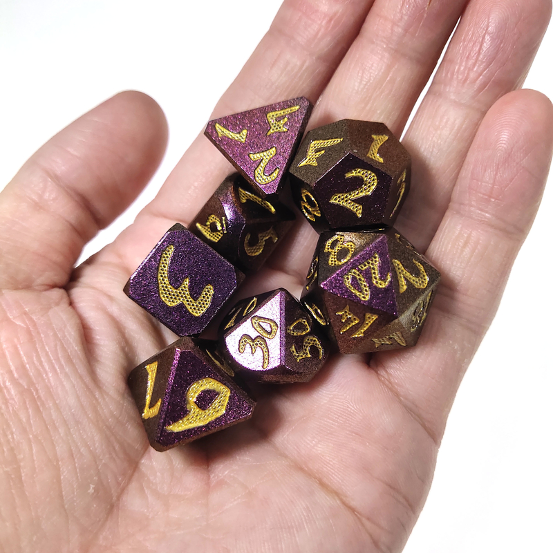 Meja Poker Tangan Menuangkan Dadu Set Tidak Berbau Untuk Koleksi Logam Polyhedral Hitam