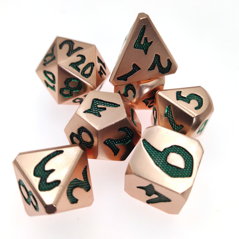 Hijau Logam Tembaga Dadu Polyhedral Praktis Vintage Dadu Bagus Set Untuk DND permainan Tepi Tajam Rapi