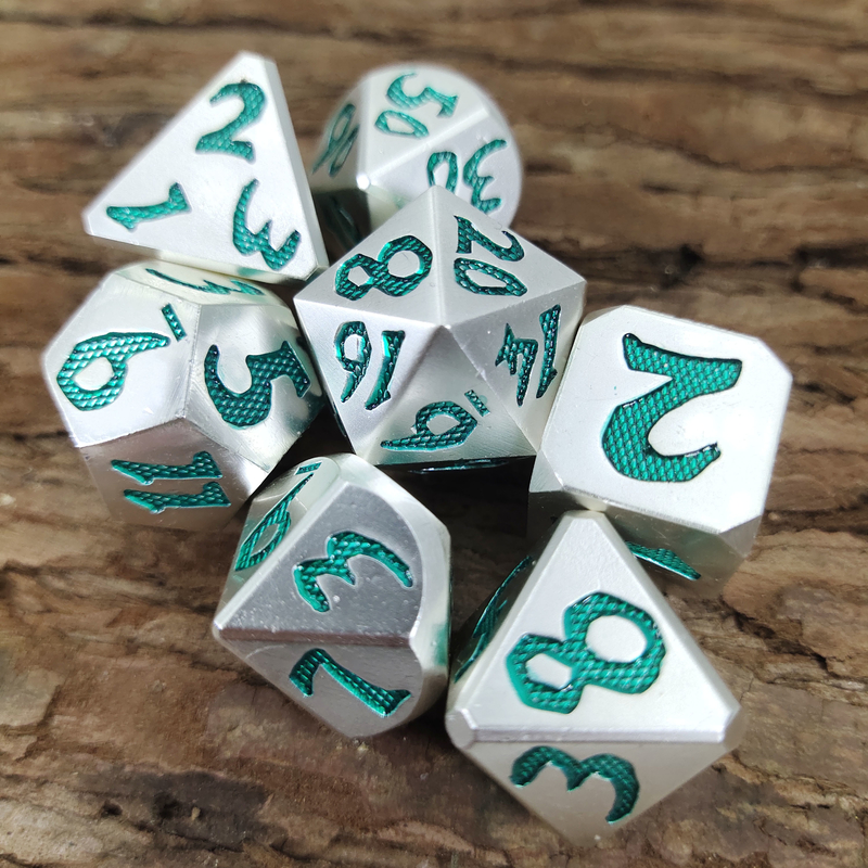 Tajam Dadu Dadu Set Logam Untuk Dungeon Dan Naga Menuangkan Tangan Polyhedral