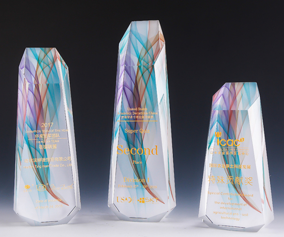 Multicolor Crystal Resin Trophy Jelas dan tahan aus